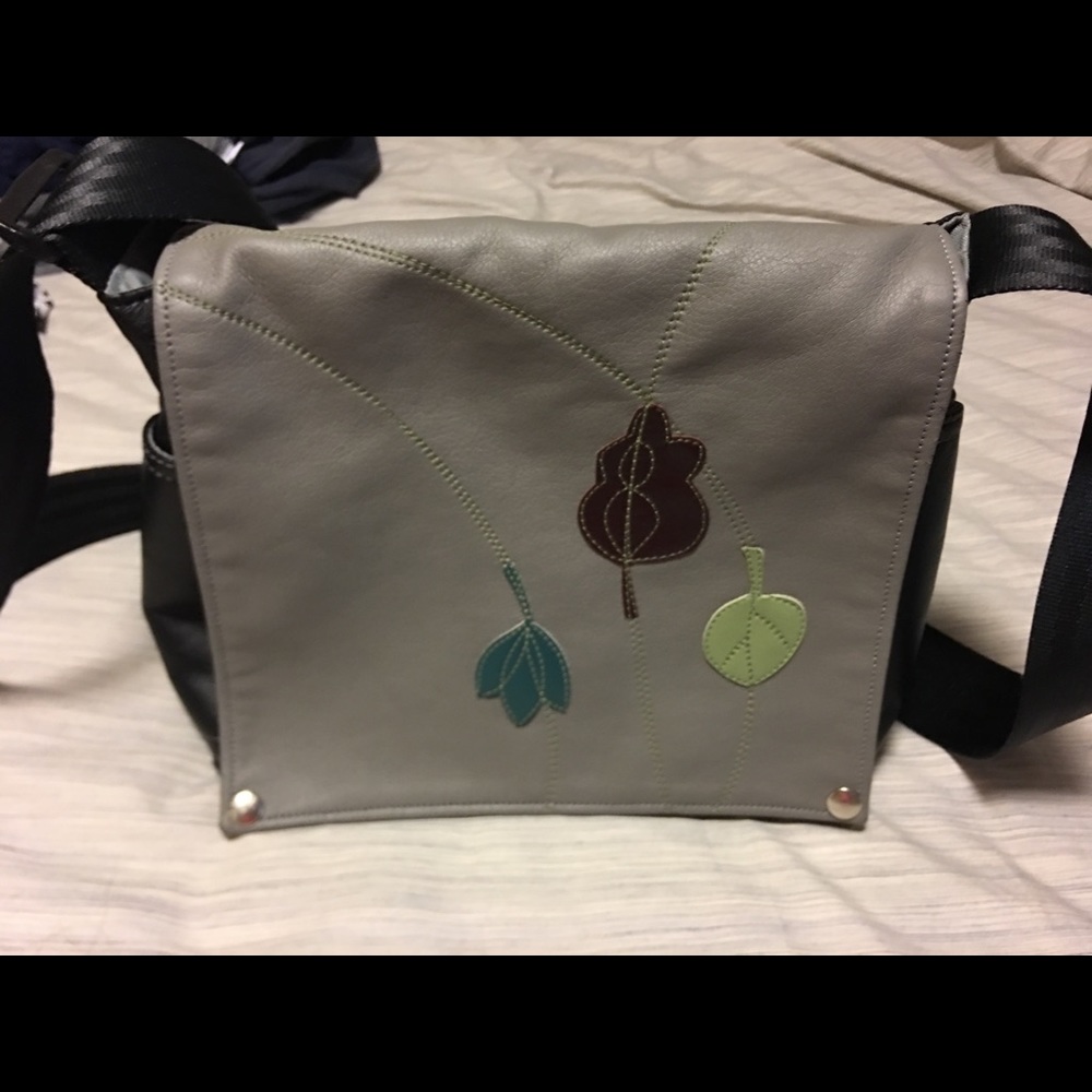 Queen bee creations crossbody truckette bag